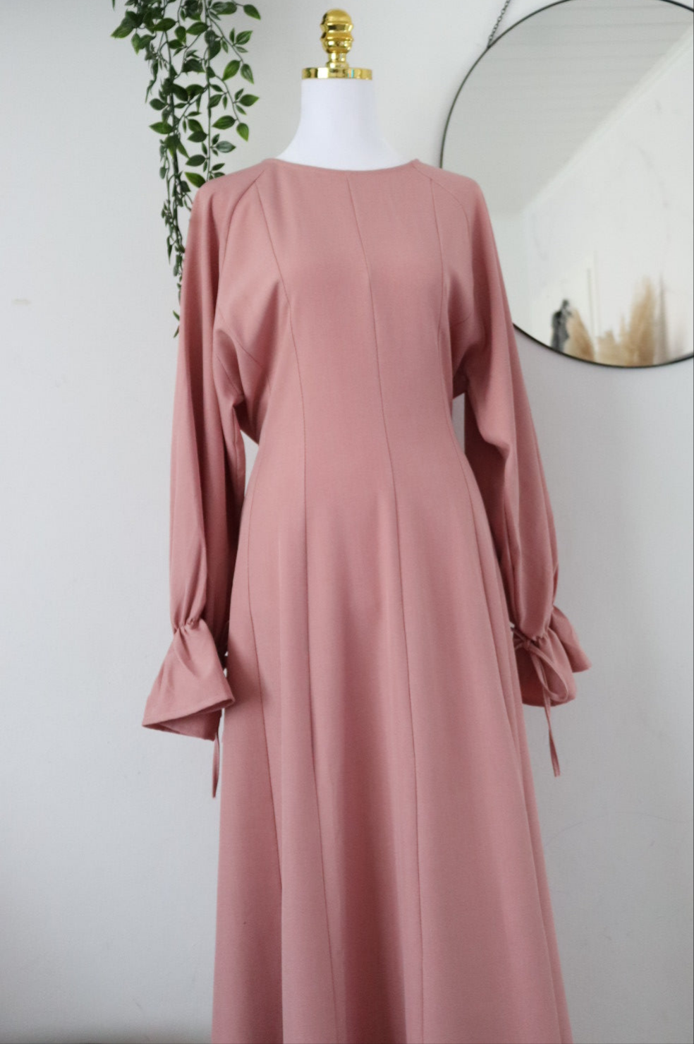 Damen Hijabkleid mit Rückenschnürung