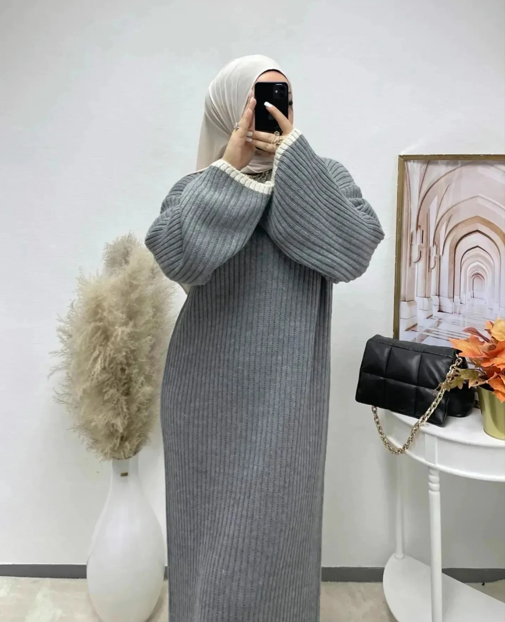 Damen Strickkleid mit weiten Ärmeln