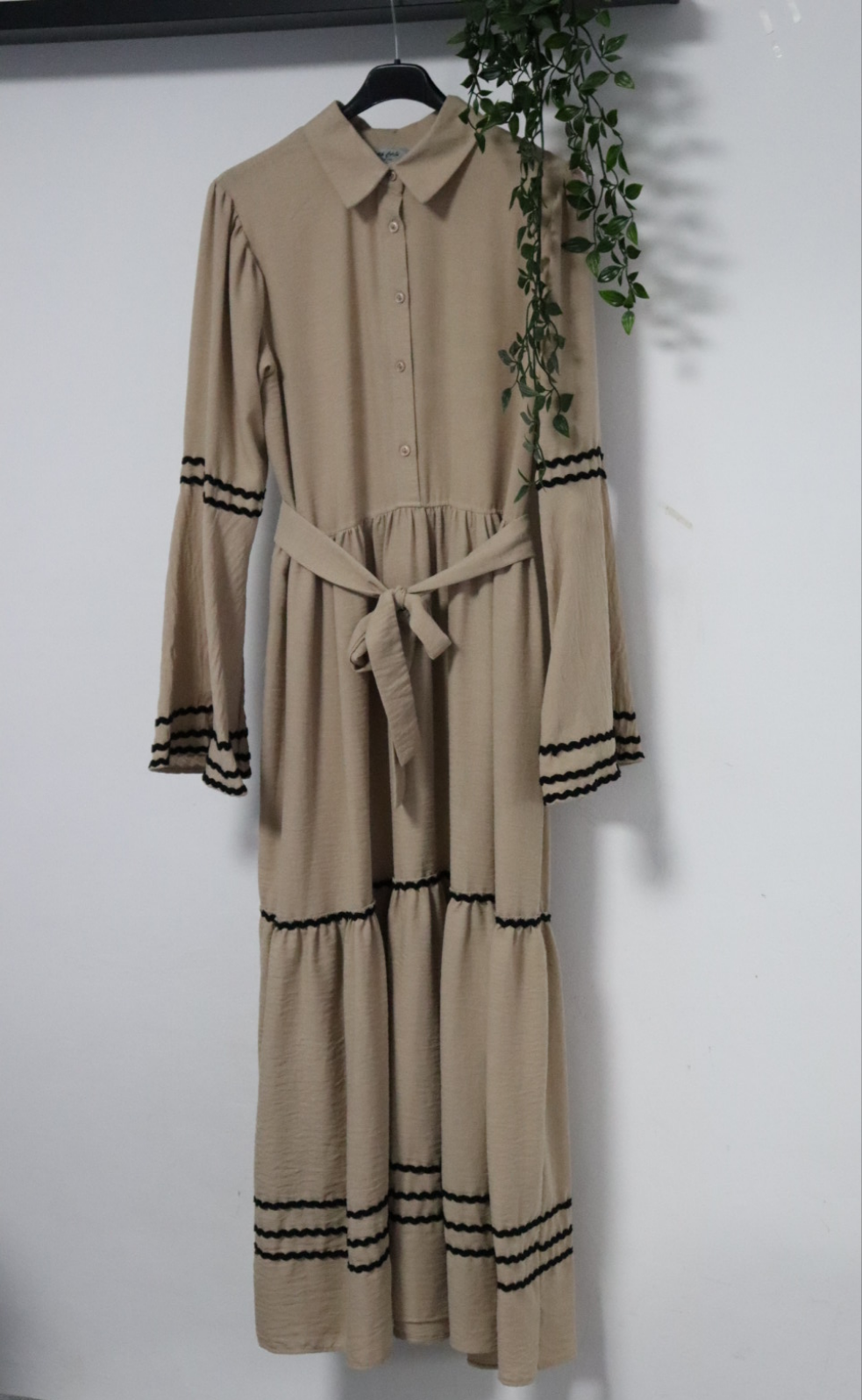 Damen Kleid mit weiten Ärmeln