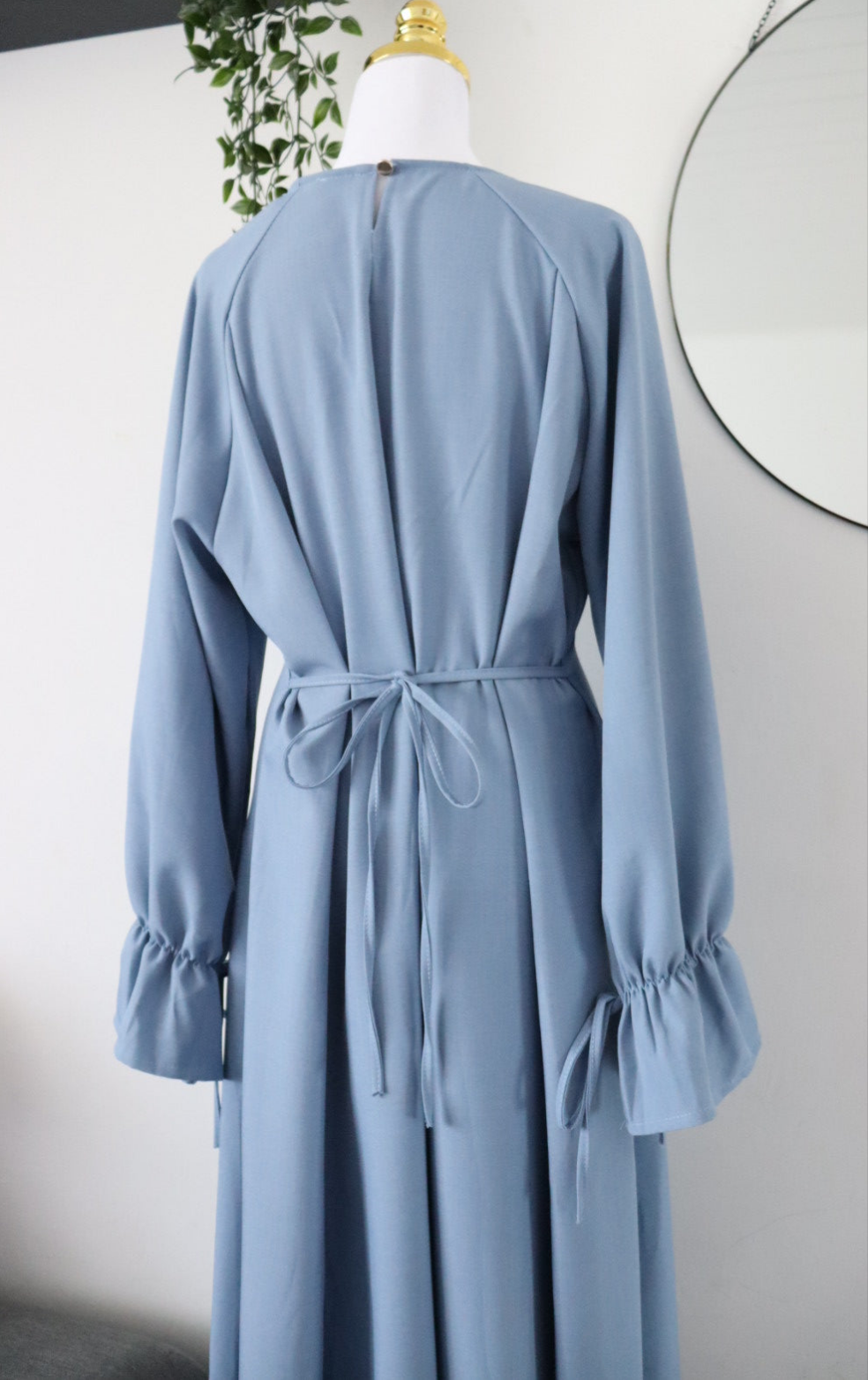 Damen Hijabkleid mit Rückenschnürung