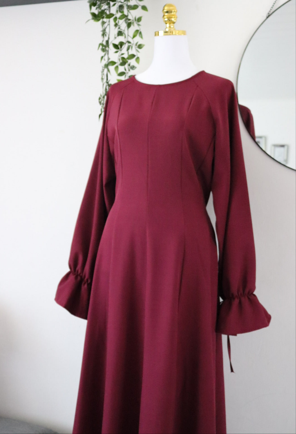 Damen Hijabkleid mit Rückenschnürung