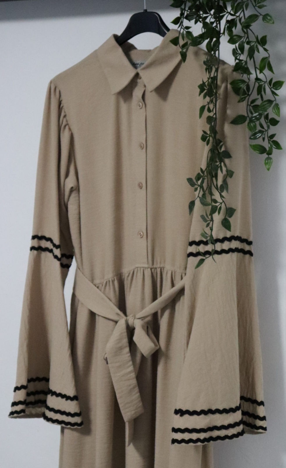 Damen Kleid mit weiten Ärmeln