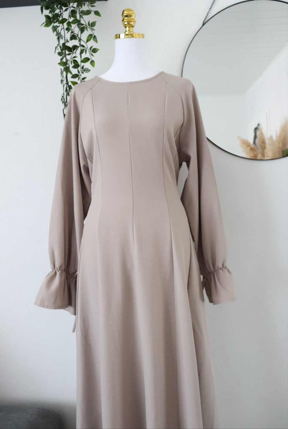 Damen Hijabkleid mit Rückenschnürung