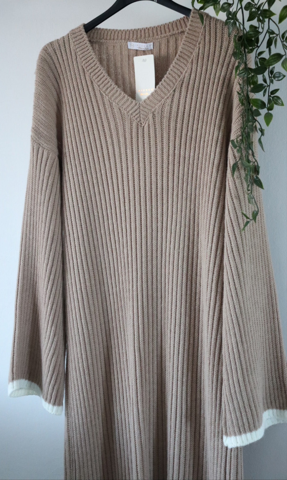 Damen Strickkleid mit weiten Ärmeln