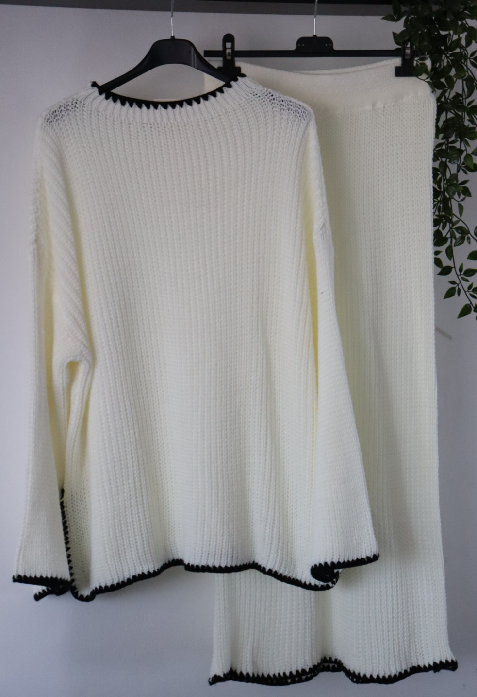 Women's two-piece, knitted top/skirt set