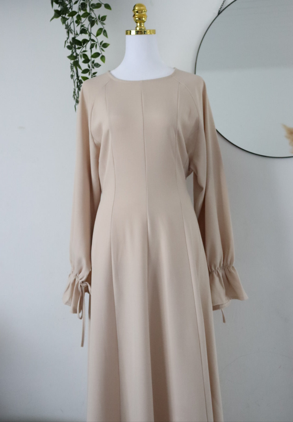 Damen Hijabkleid mit Rückenschnürung