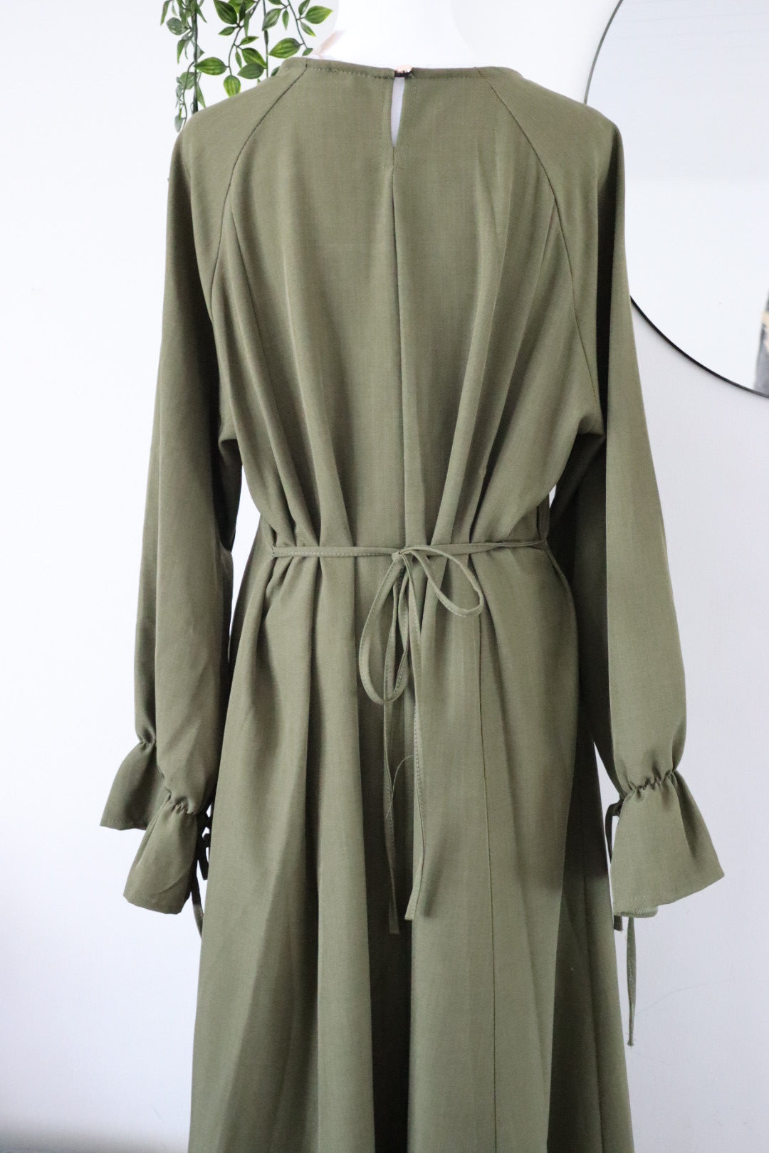 Damen Hijabkleid mit Rückenschnürung