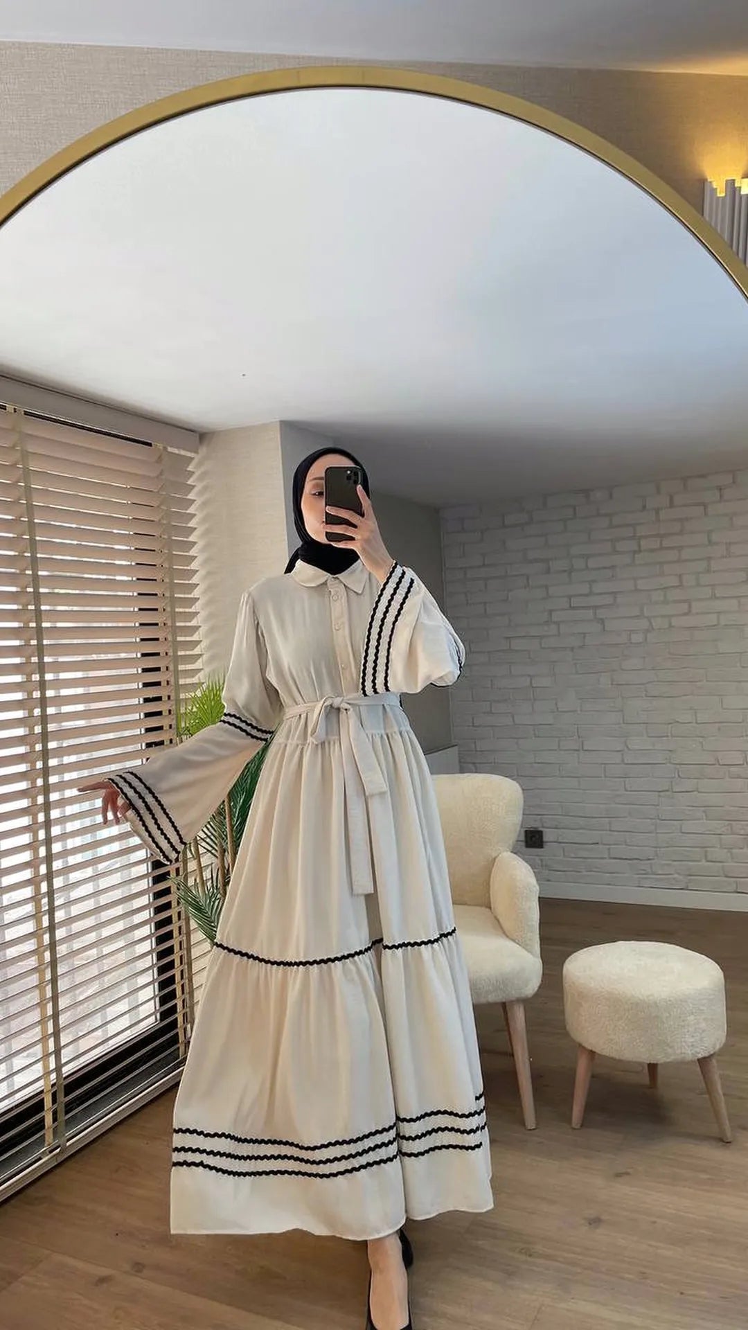 Damen Kleid mit weiten Ärmeln