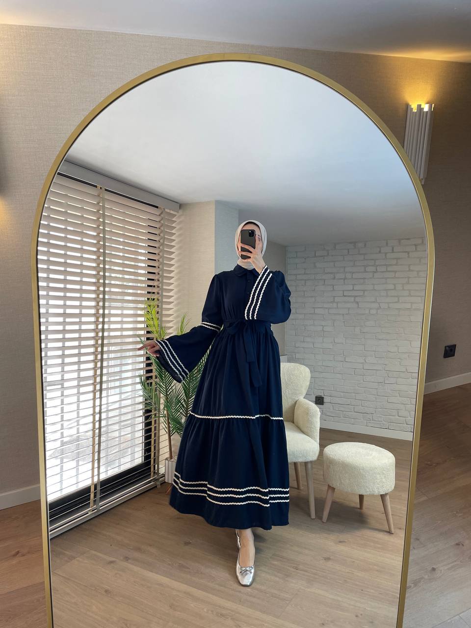 Damen Kleid mit weiten Ärmeln