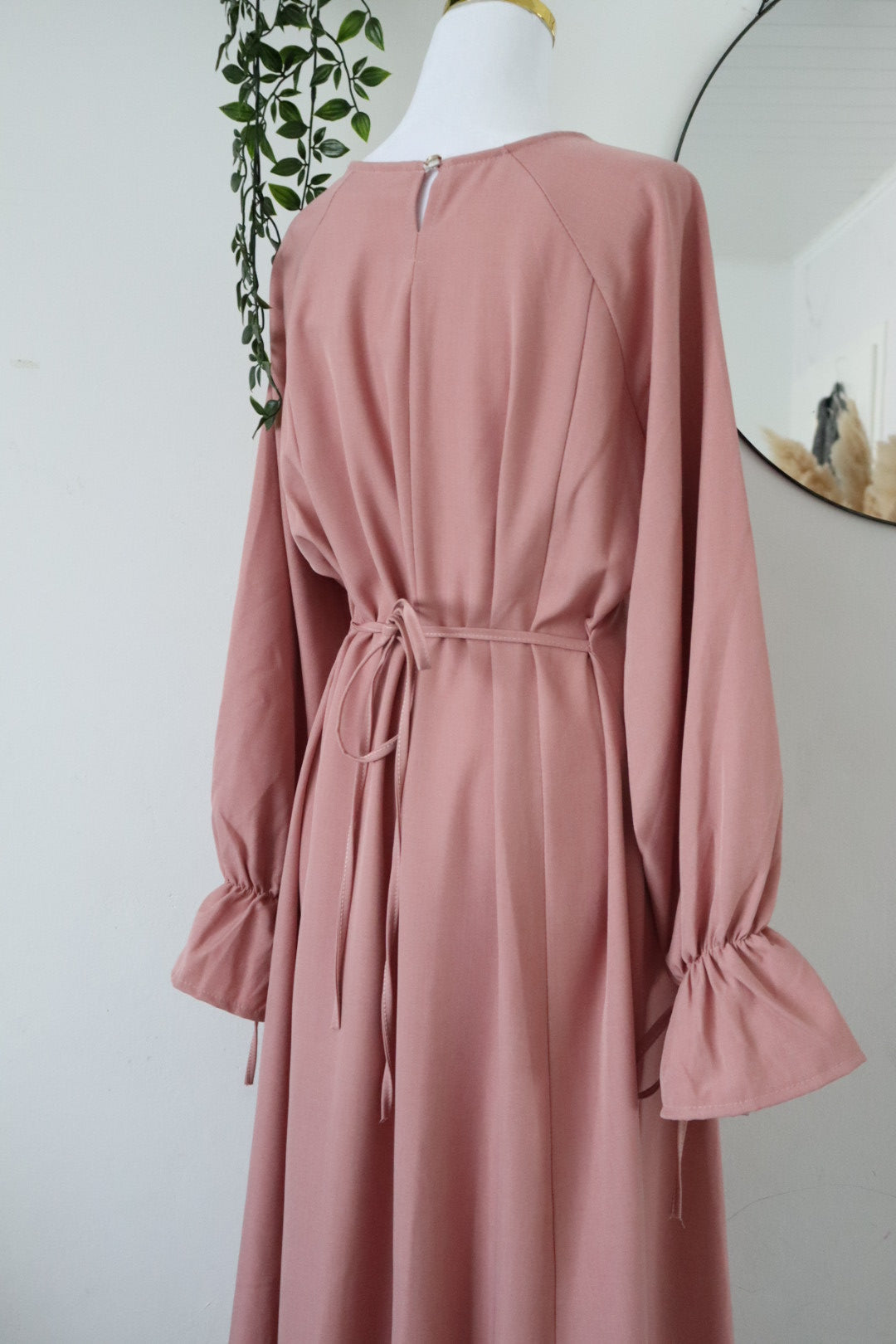 Damen Hijabkleid mit Rückenschnürung