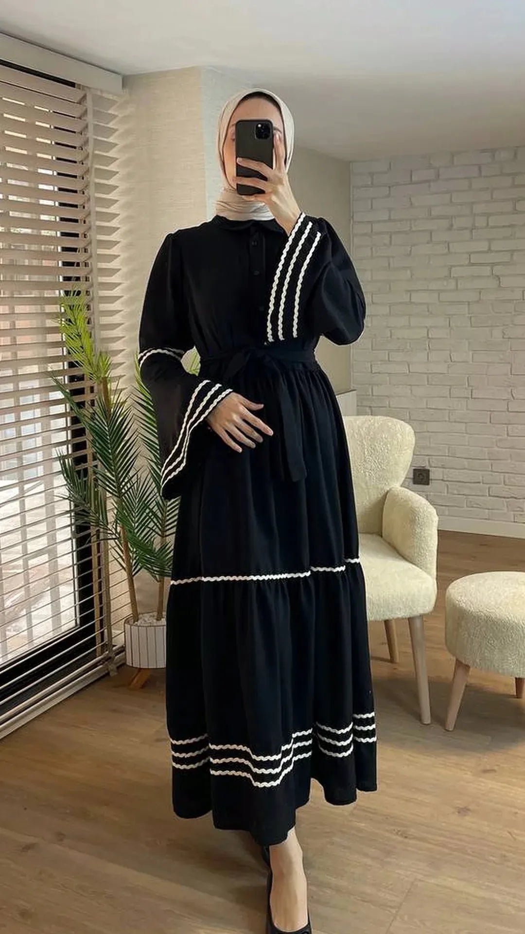 Damen Kleid mit weiten Ärmeln