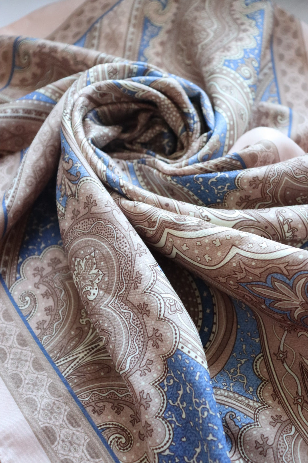 FRESIA-Scarf, Retro-Hijab Schal aus Seidenstoff/Baumwolle