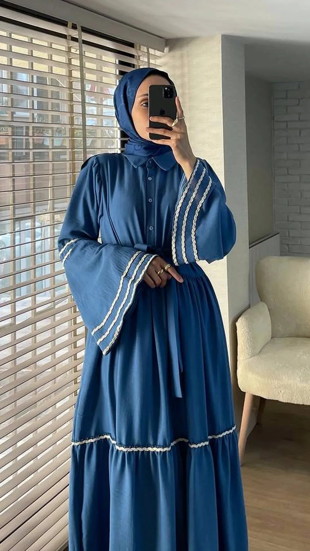 Damen Kleid mit weiten Ärmeln