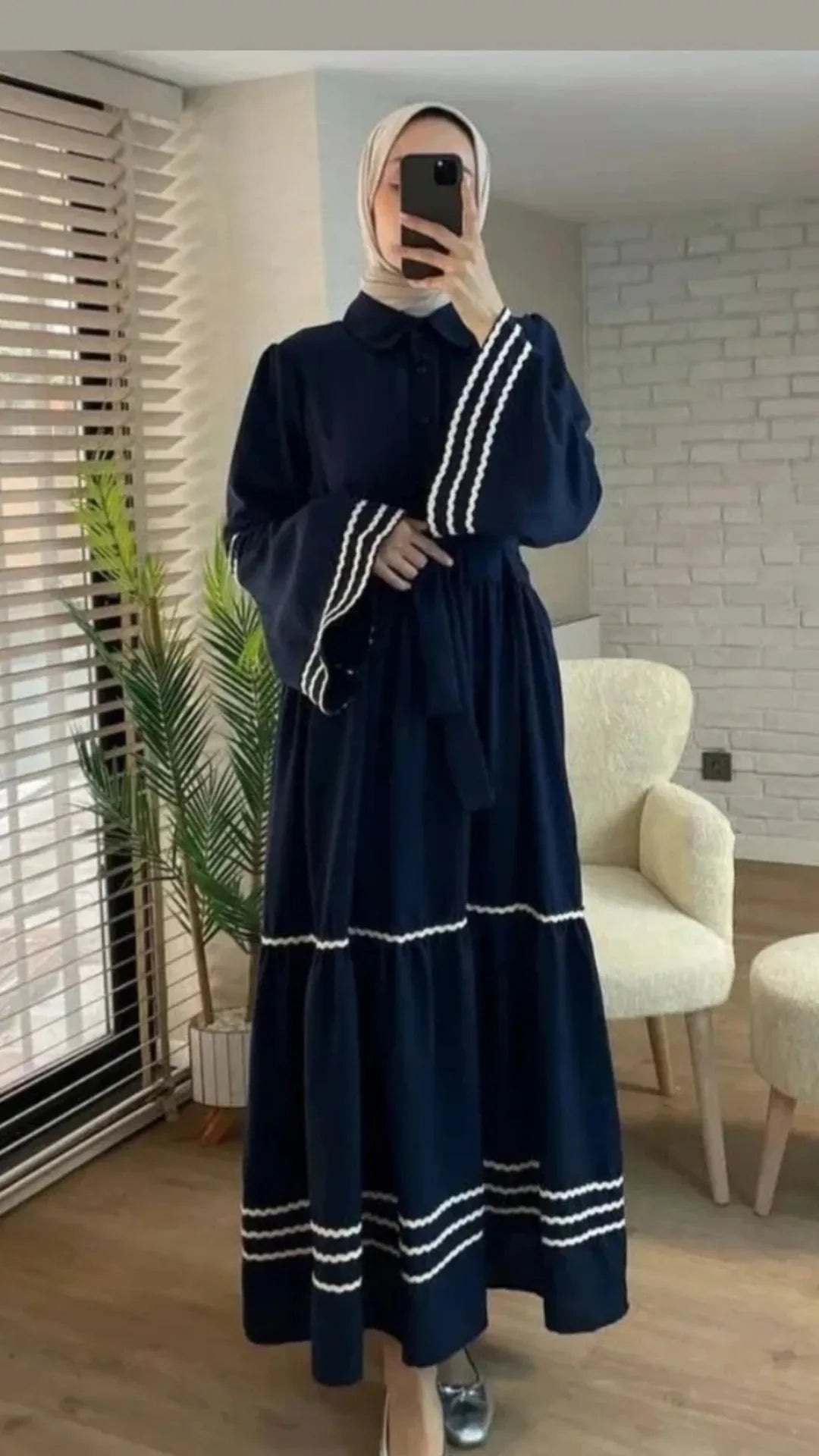 Damen Kleid mit weiten Ärmeln