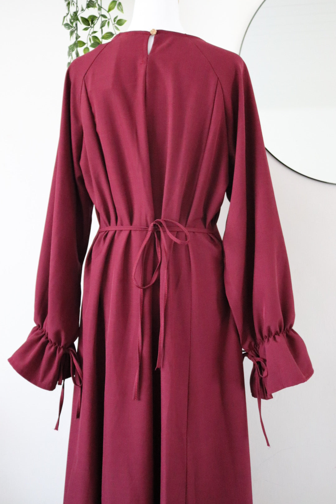 Damen Hijabkleid mit Rückenschnürung