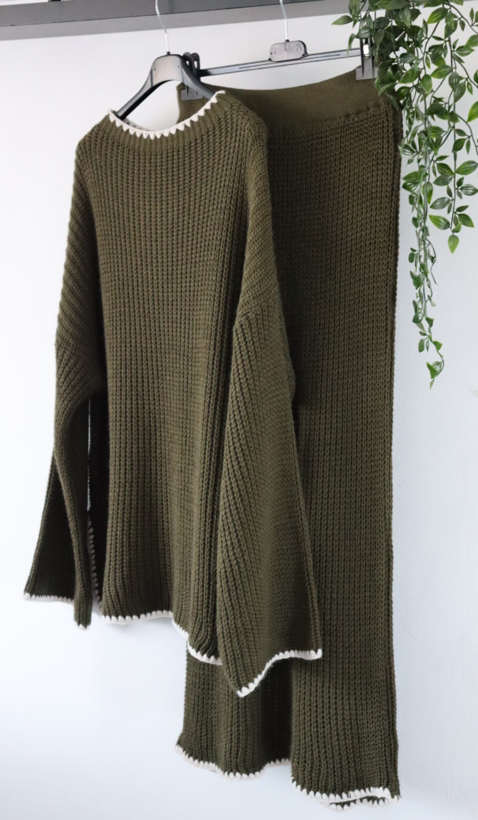Women's two-piece, knitted top/skirt set