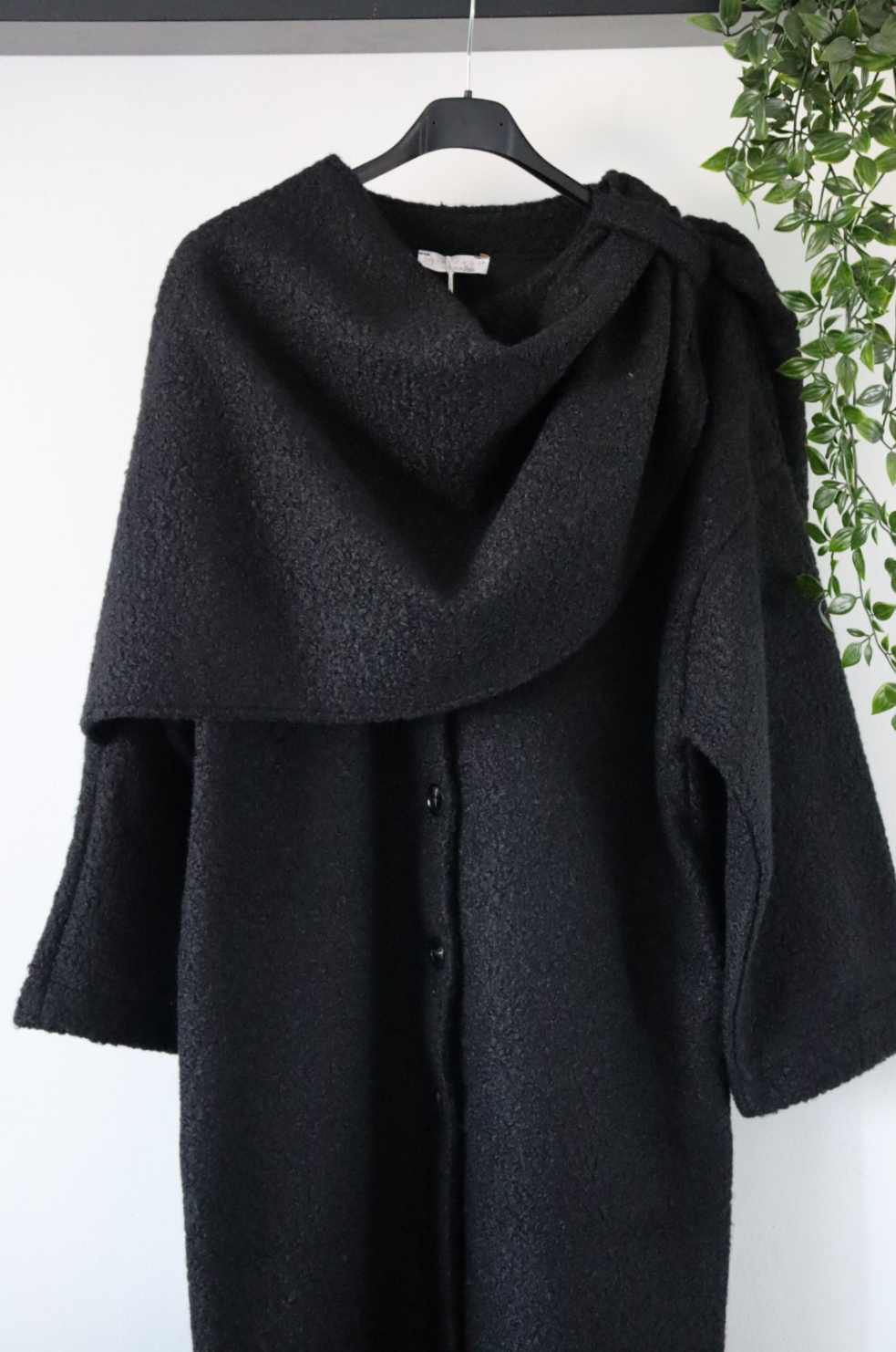 Damen langer Mantel mit integriertem Schal