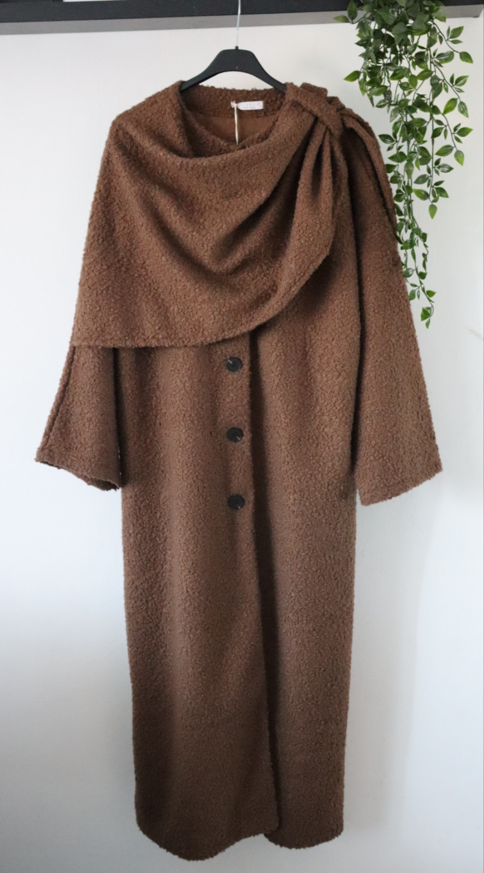 Damen langer Mantel mit integriertem Schal