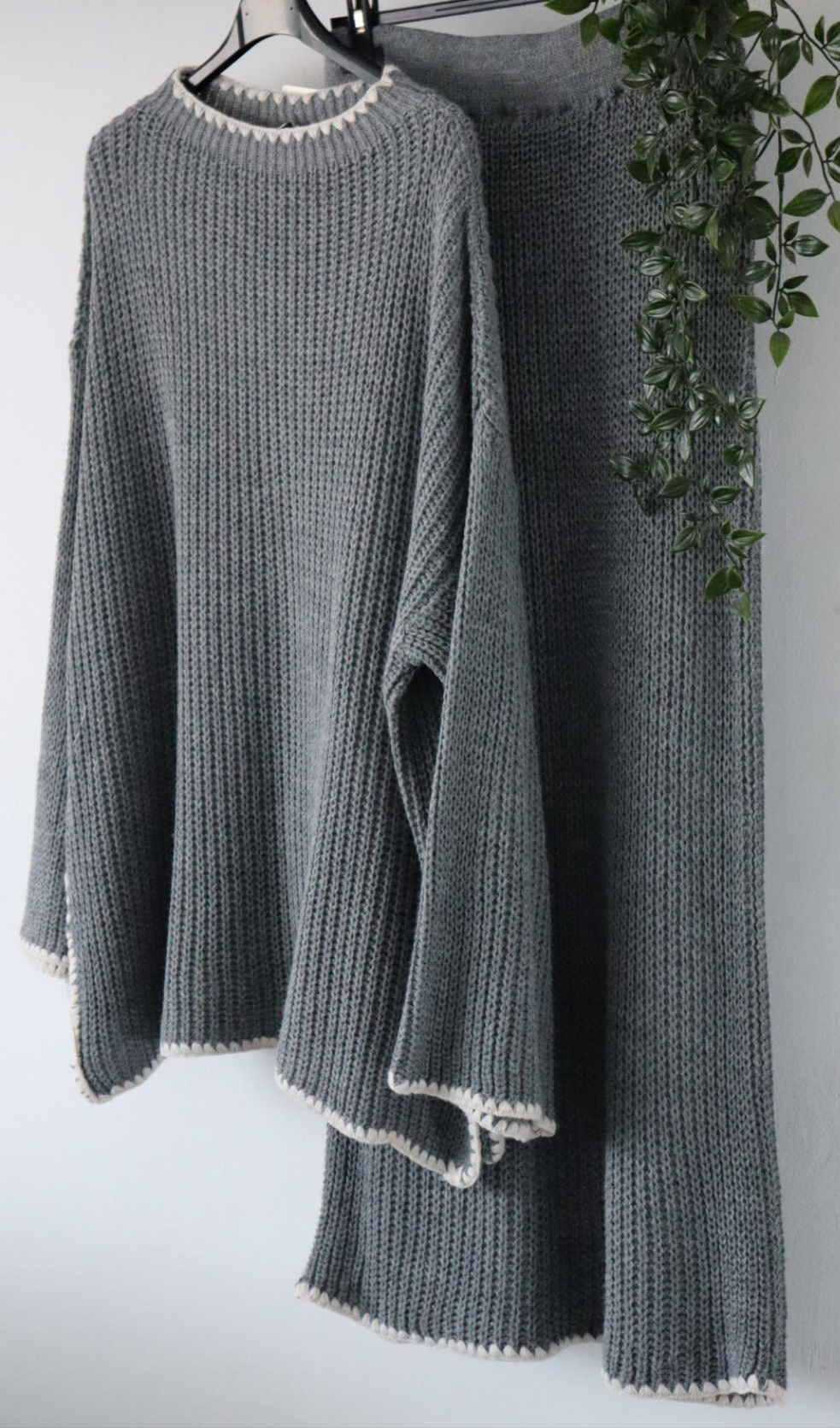 Women's two-piece, knitted top/skirt set