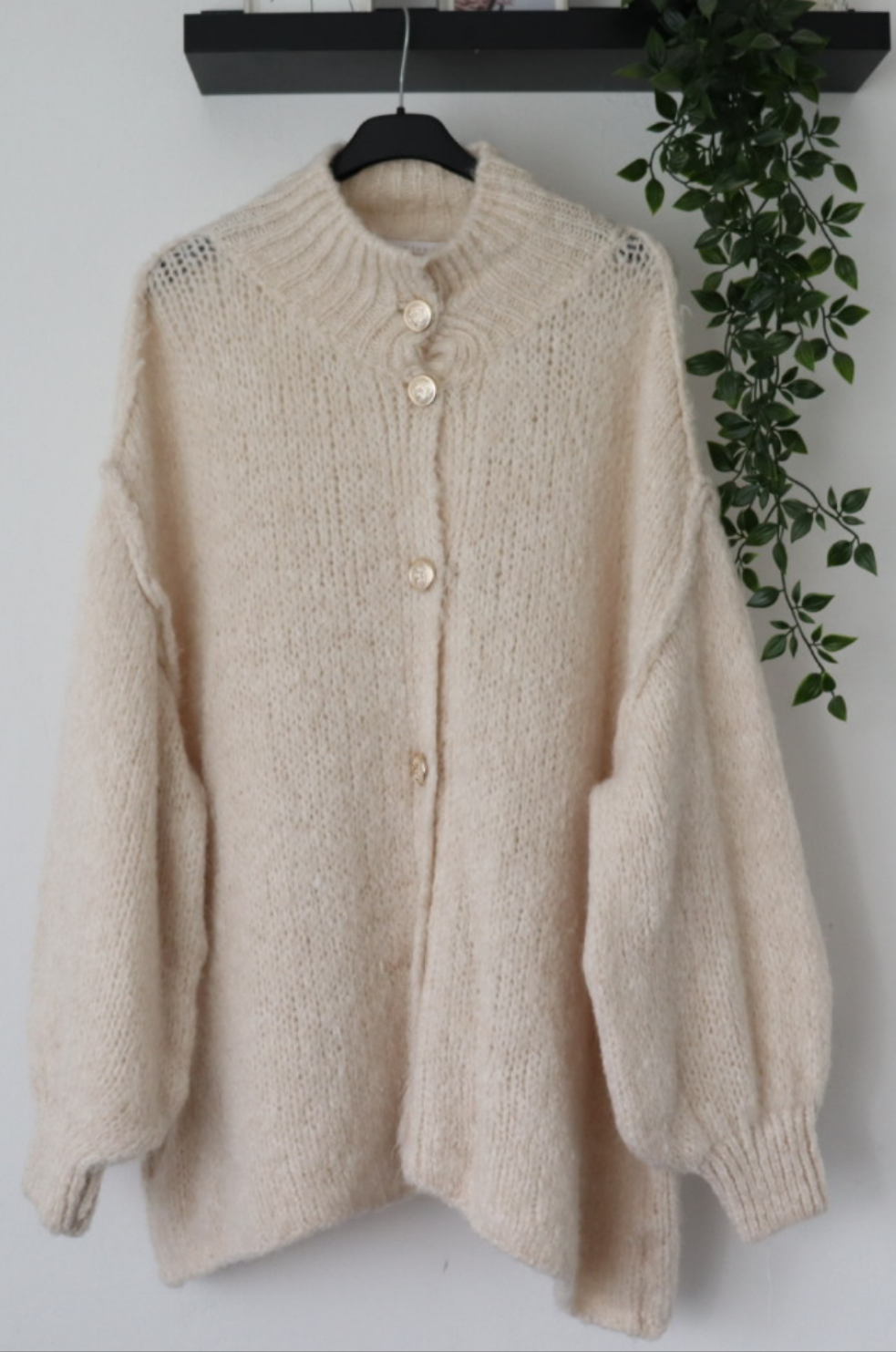 Women's cardigan with buttons