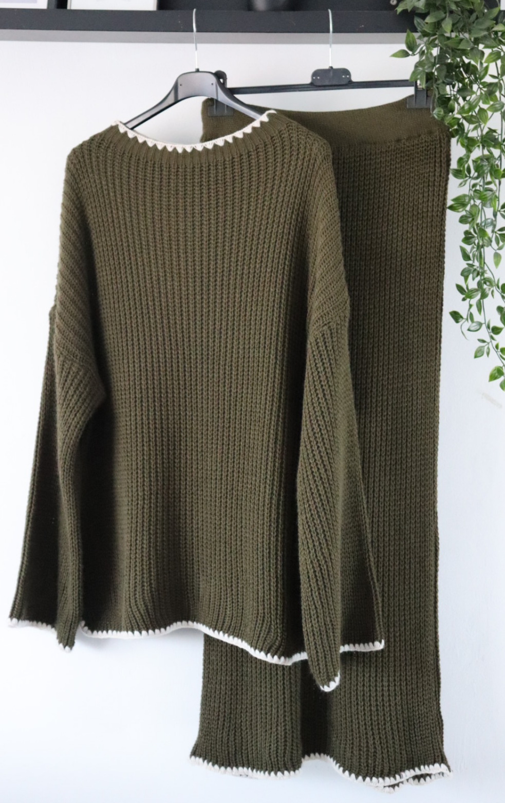 Women's two-piece, knitted top/skirt set