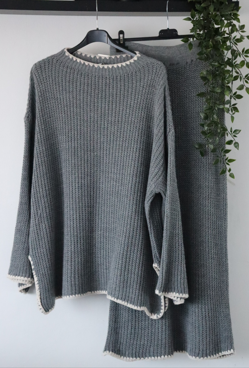 Women's two-piece, knitted top/skirt set