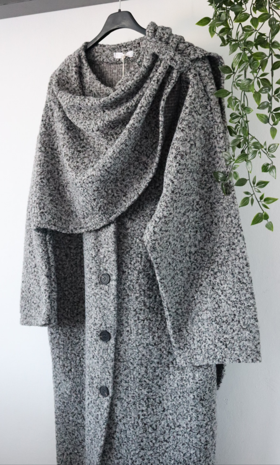 Damen langer Mantel mit integriertem Schal