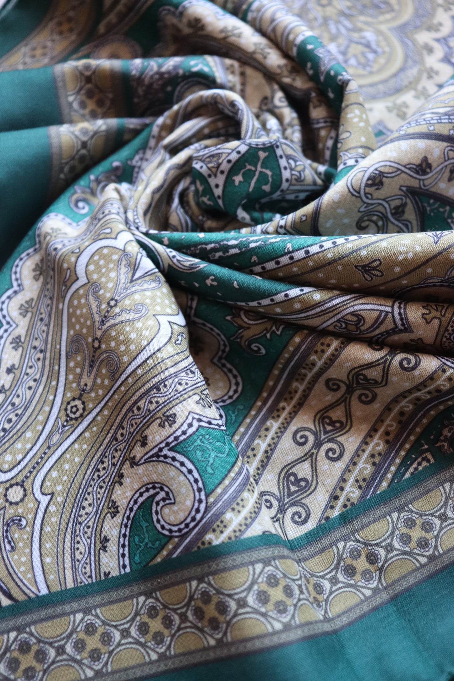 FRESIA-Scarf, Retro-Hijab Schal aus Seidenstoff/Baumwolle