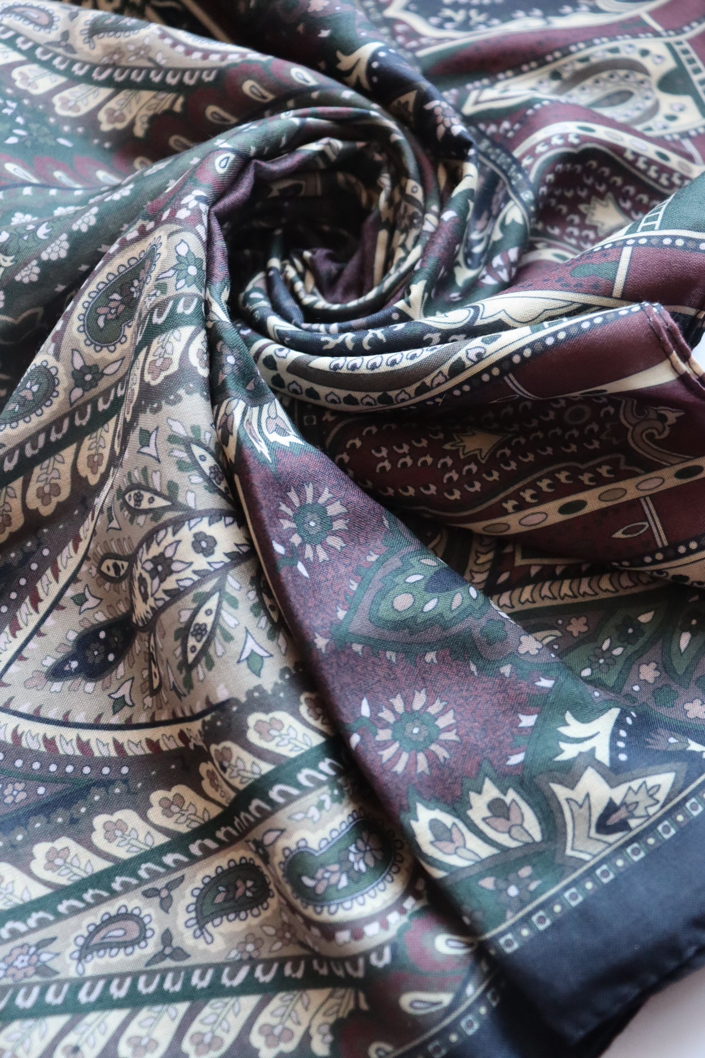 FRESIA-Scarf, Retro-Hijab Schal aus Seidenstoff/Baumwolle