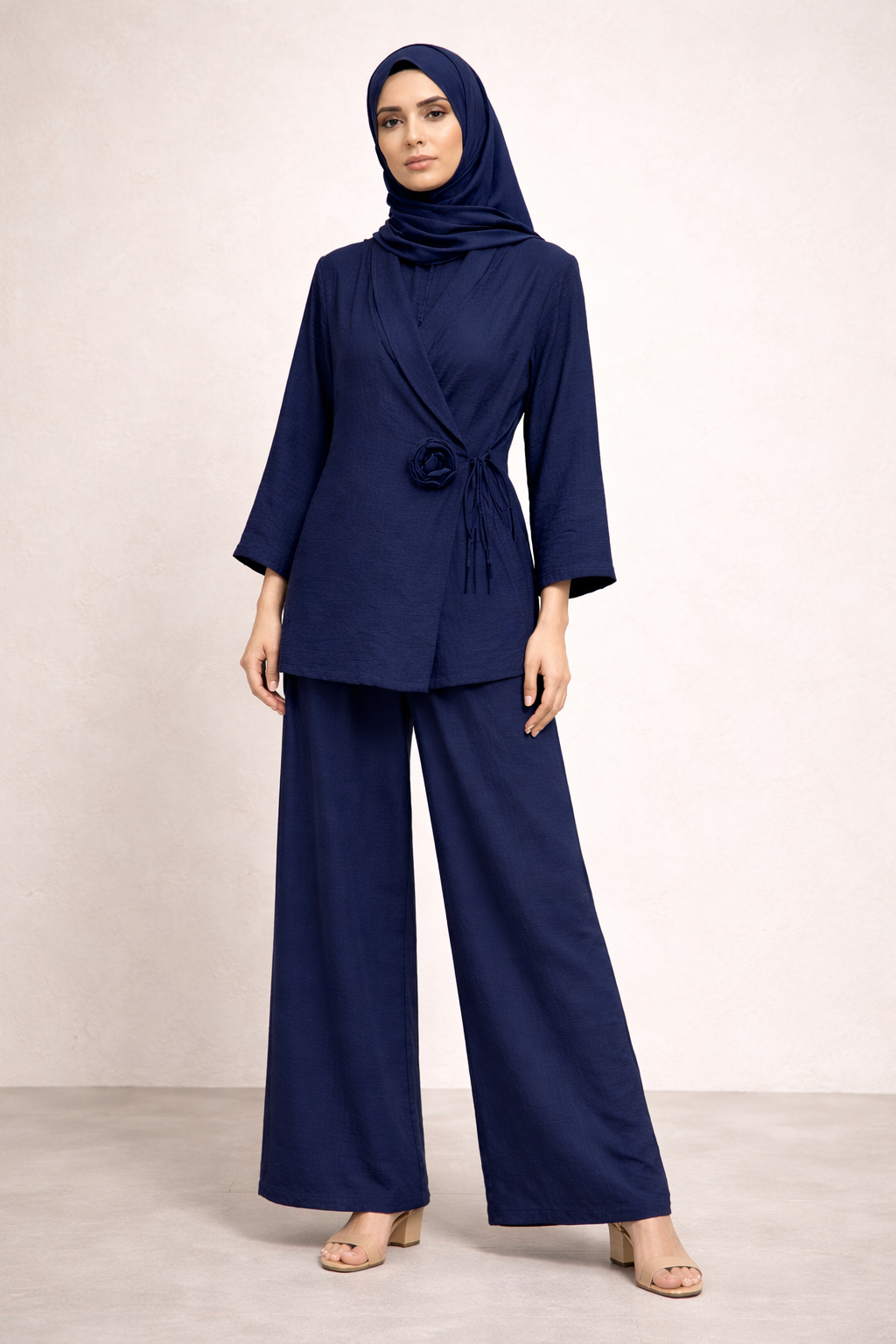 Damen Zweiteiler Oberteil/Hose 2er Set, Oberteil mit Seitenbindung & Rosen details