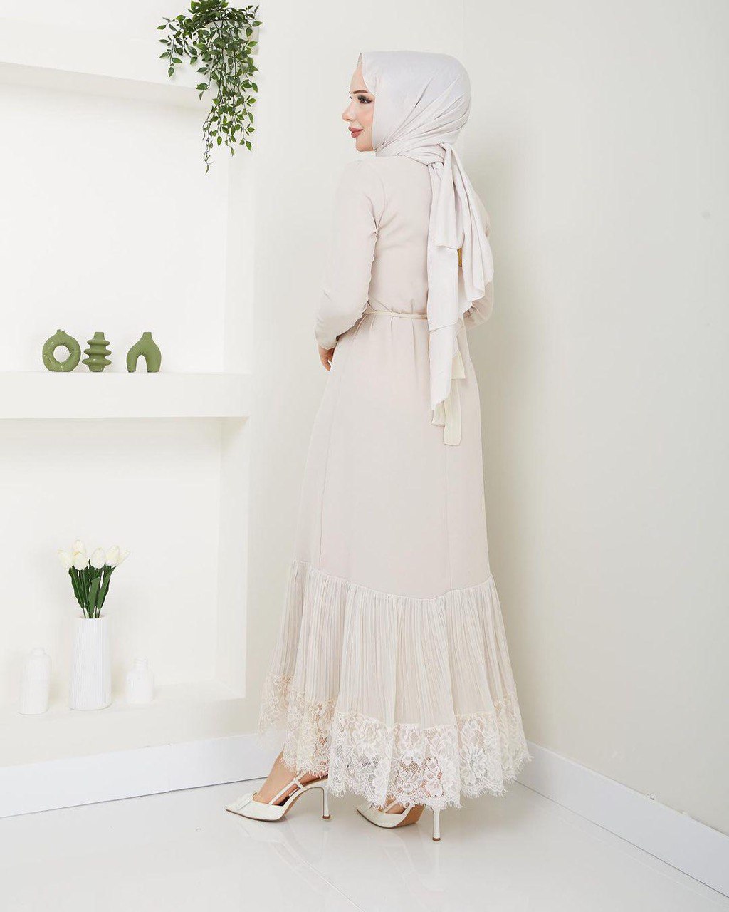 Damen Kleid mit Spitze