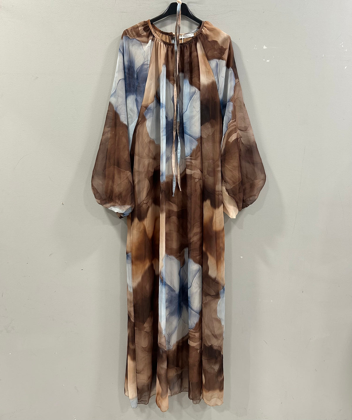 Flora Flow Maxi-Dress