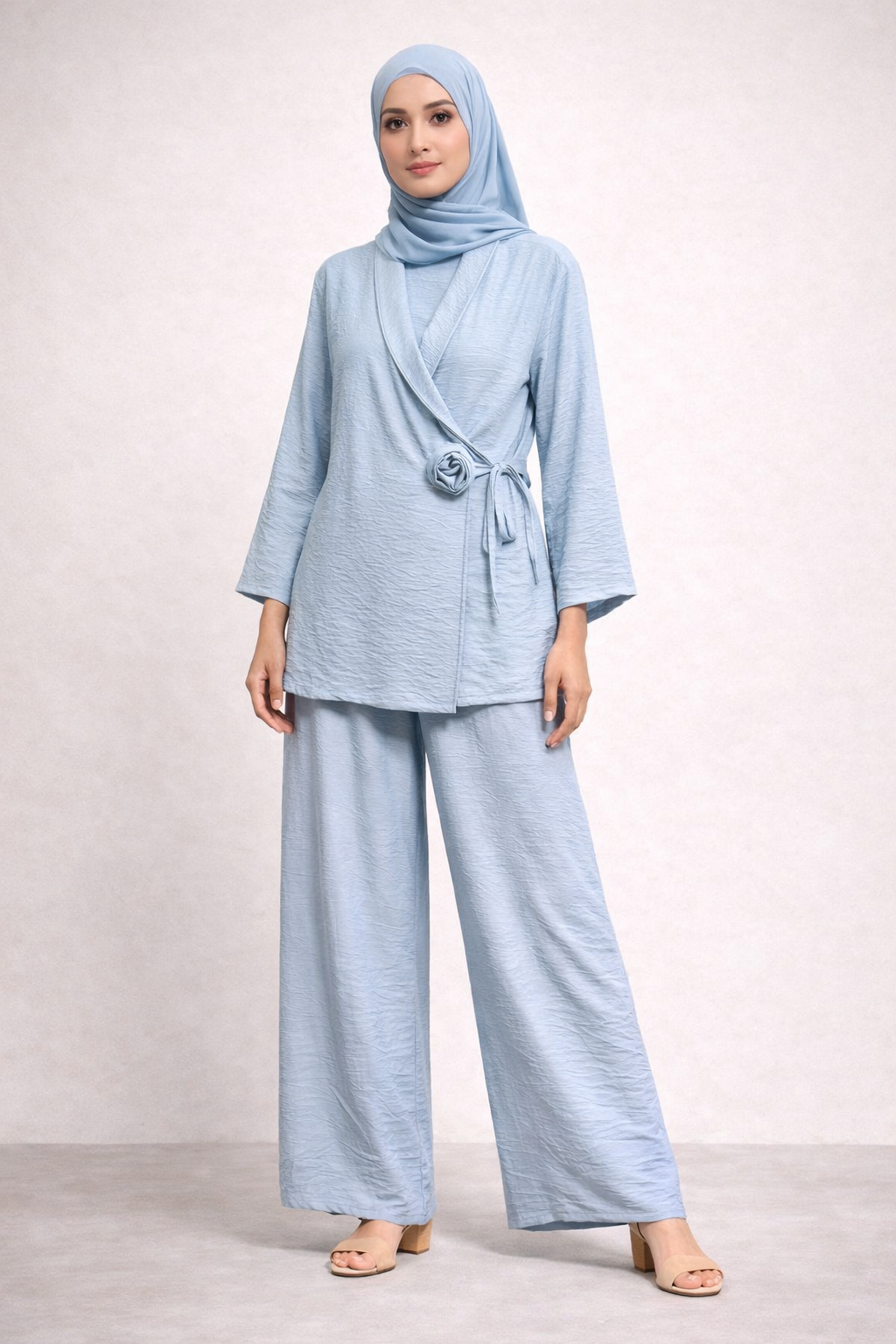 Damen Zweiteiler Oberteil/Hose 2er Set, Oberteil mit Seitenbindung & Rosen details