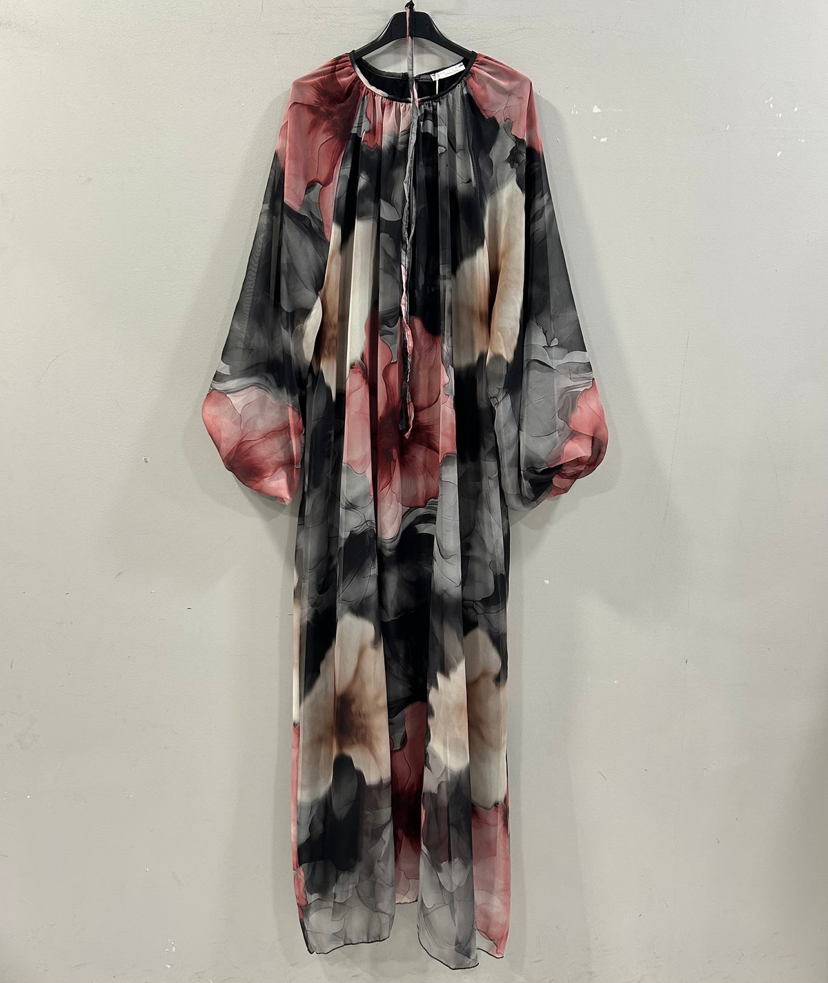 Flora Flow Maxi-Dress