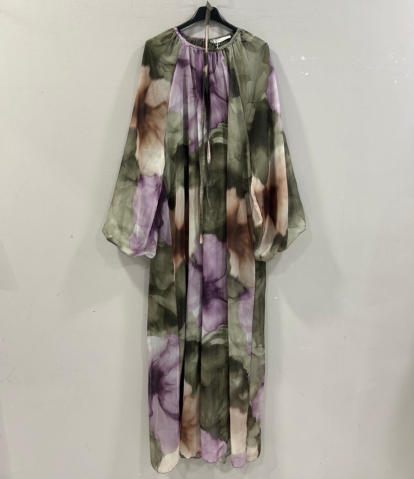 Flora Flow Maxi-Dress
